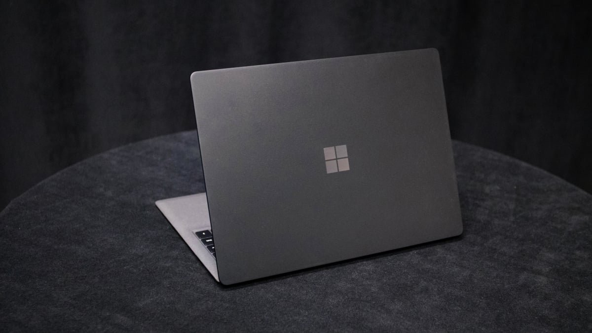 O Microsoft Surface Laptop 2 foi considerado o principal laptop do ano de 2018.