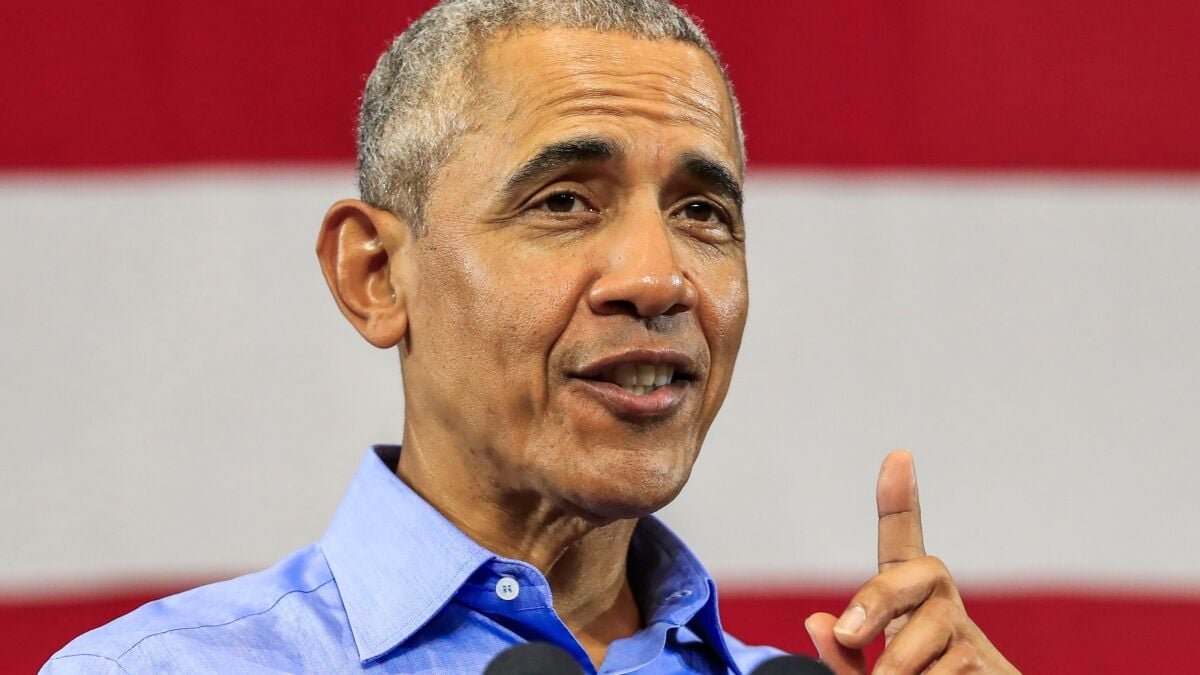 Obama critica com veemência Trump em relação à história do iPhone.