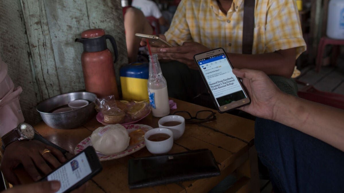 Facebook reconhece que não tomou medidas adequadas para prevenir a disseminação de conteúdo violento em Myanmar.