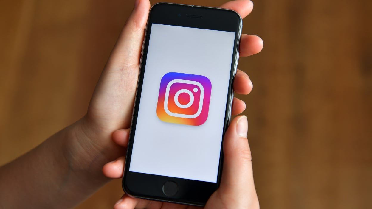 Teens use Instagram more than Snapchat, report says