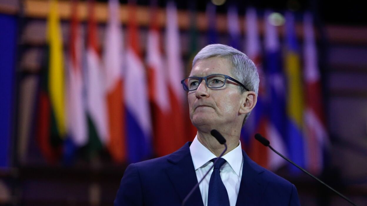 Apple CEO Tim Cook comes out swinging against companies collecting your private data